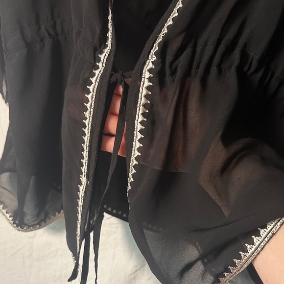 Torrid Black Sheer Kimono with White Detailing - Picture 6 of 6